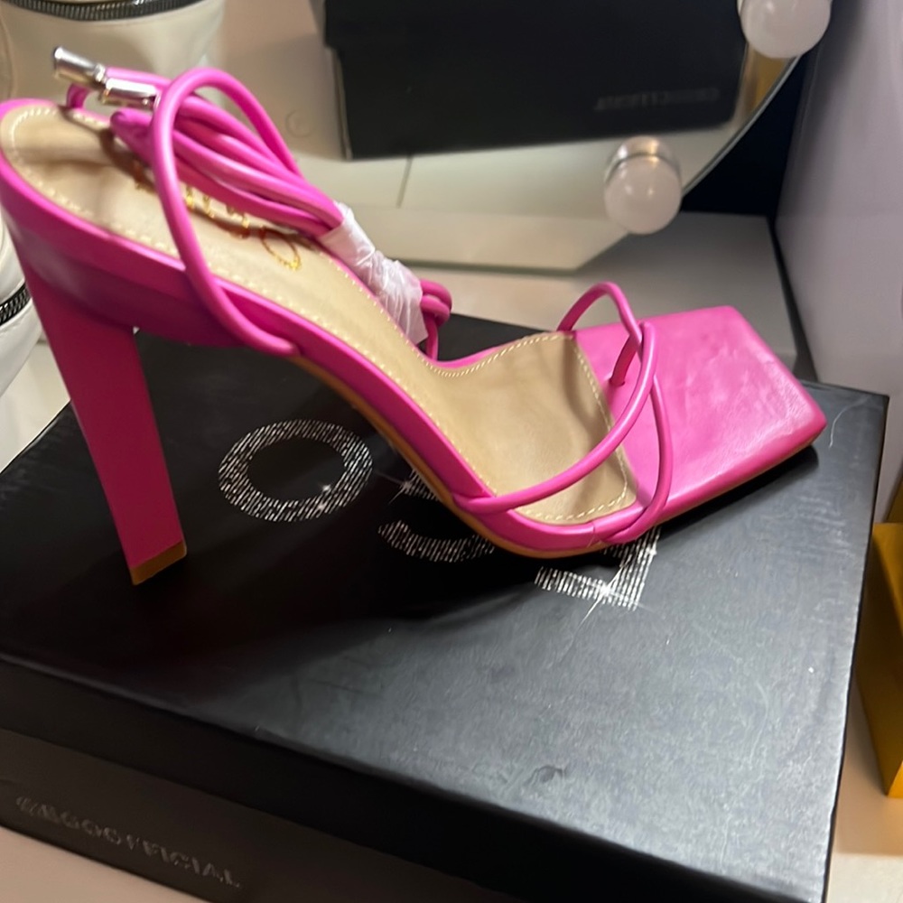 New in Box Ego square toe Sandala